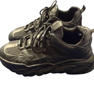 Madden Girl‎ Wave Black Sneakers 10 Casual Futuristic Preppy Street